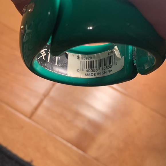 NWT green chunky bangle bracelet - Picture 7 of 8